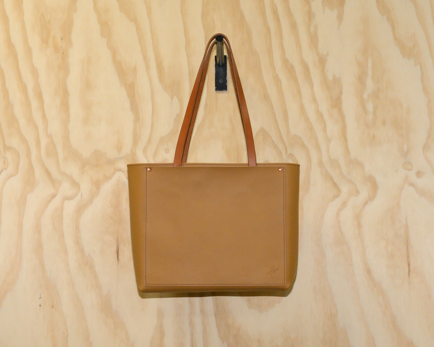 Large Tote with Oversized Pockets