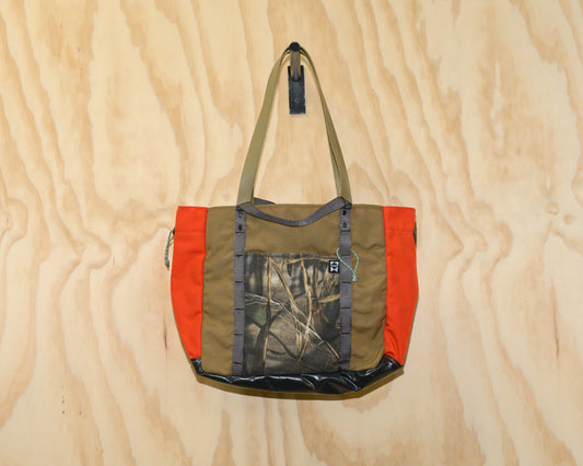 Camo Tote in Coyote & Orange